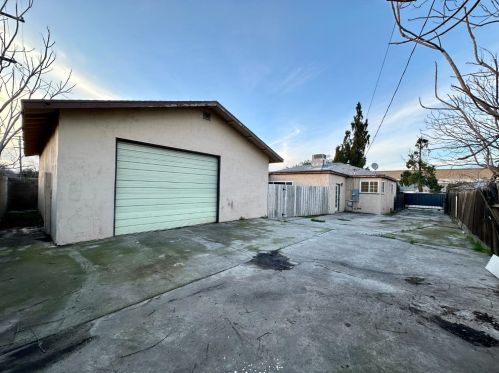 918 Loletta Ave, Modesto CA  95351-1839 exterior