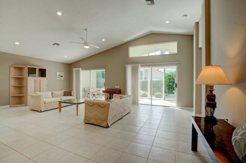 7038 Haviland Cir, Boynton Beach FL  33437-6472 exterior
