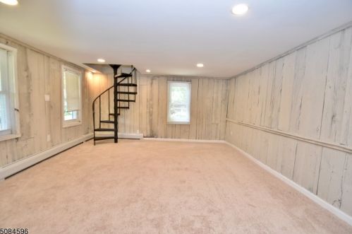 154 Germantown Rd, West Milford Lakes, NJ 07480-3604