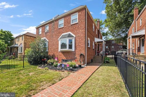 710 38th St, Wilmington, DE 19802-2033