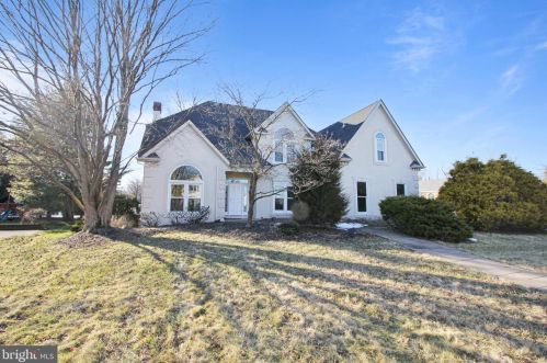 42 Bruce Dr, Southampton, PA 18966-2125