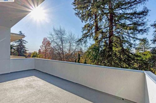 2614 Warring St, Berkeley CA  94704-3453 exterior