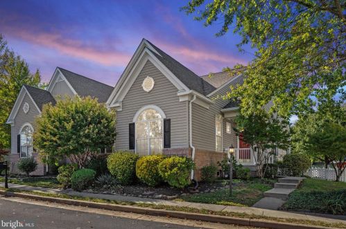 9757 Craighill Dr, Bristow, VA 20136-2509
