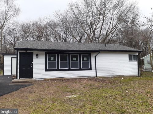 146 President Dr, Dover, DE 19901-5242