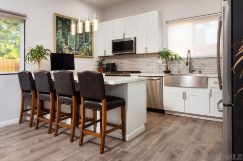 4075-77 Clairemont Dr, San Diego CA exterior