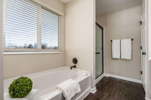 312 Isaac Tharp St, Pataskala OH 43062 exterior