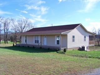 653 Dr Fisher Rd, Mc Minnville, TN 37110-4445