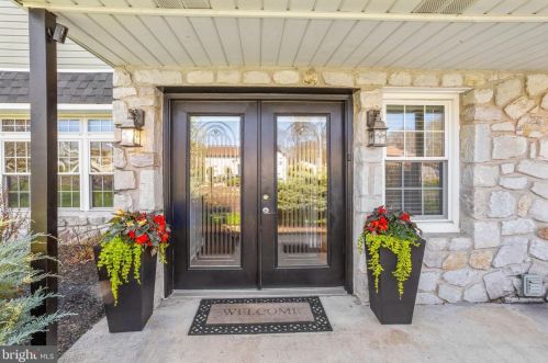 420 Dogwood Dr, Southampton, PA 18966-3682