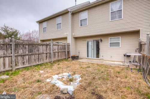 28 Periwinkle Ct, Dover DE  19904-7759 exterior