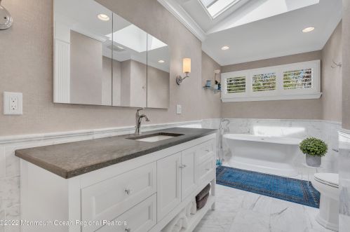 1101 Riverview Dr, Brielle NJ 08730-1121 exterior