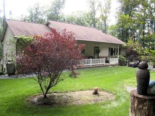42 Log Cabin Dr, Shellsville, PA 17028-8204