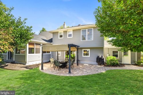 117 Monticello Dr, Riverton NJ 08077-4377 exterior