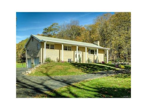 344 St Andrews Rd, Walden, NY 12586-2720