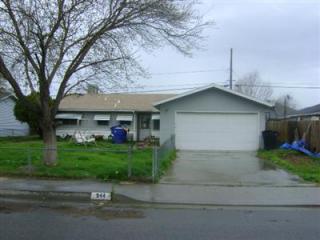 944 Cinnamon Dr, Lemoore, CA 93245-2126