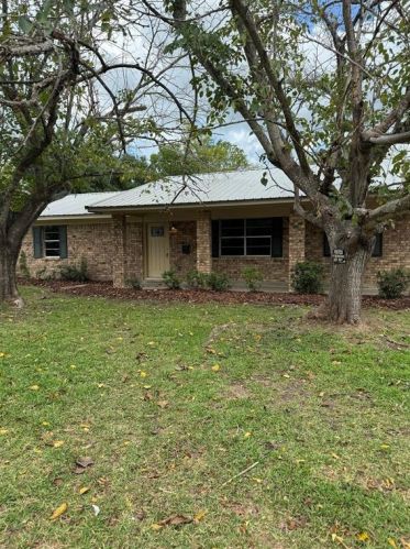 1413 Forehand St, Mapleton TX  75835-2909 exterior