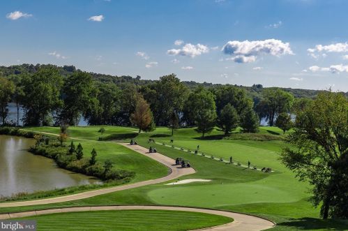 18345 Mid Ocean Pl, Leesburg VA 20176-7451 exterior