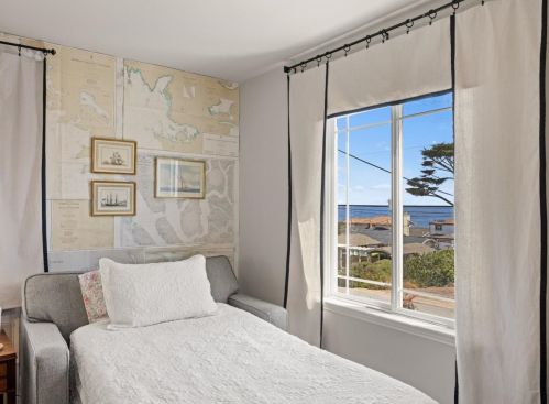 925 Balboa Ave, Del Monte Park CA  93950-2203 exterior