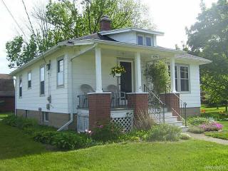 10194 Millers Rd, Lyndonville, NY 14098-9725
