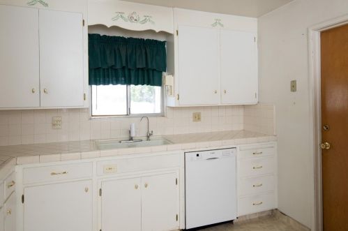 652 North St, Manteca CA 95336-4831 exterior