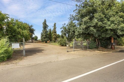 5057 Harney Ln, Lodi CA  95240-6922 exterior