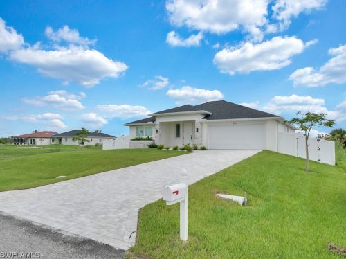 2305 27th Ave, Cape Coral, FL 33993-3711