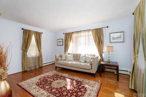 162 Prigmore St, East Brunswick NJ  08816-3176 exterior