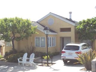 526 Marine Ave, Manhattan Beach CA  90266-2222 exterior