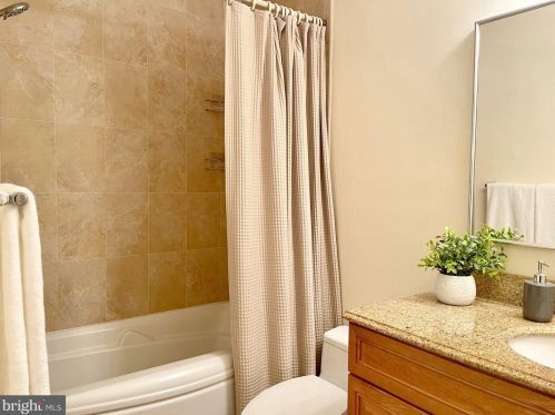 15 Trumbull Ct, Princeton NJ  08540-7060 exterior