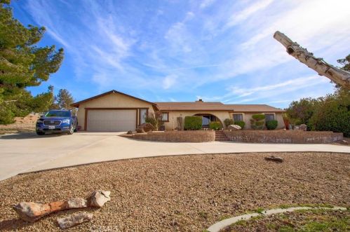 13377 Dean Ave, Victorville, CA 92395-9155