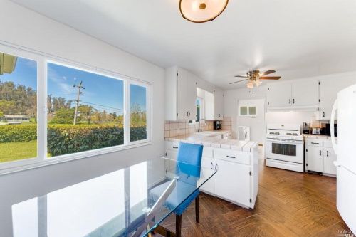 5625 Henning Rd, Sebastopol CA  95472-6332 exterior