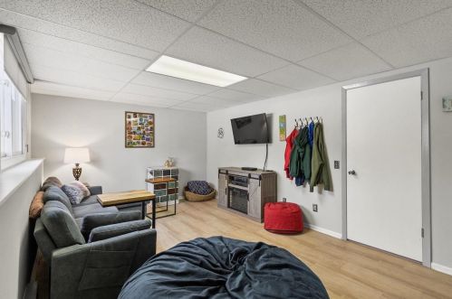 1605 Tarragon Dr, Madison WI  53716-1858 exterior