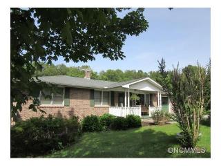 131 Wynnbrook Dr, Hendersonville, NC 28792-9265