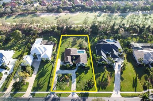 9090 The Ln, Naples, FL 34109-1554