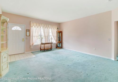 3 Foxwood Rd, Lakewood NJ  08701-5729 exterior