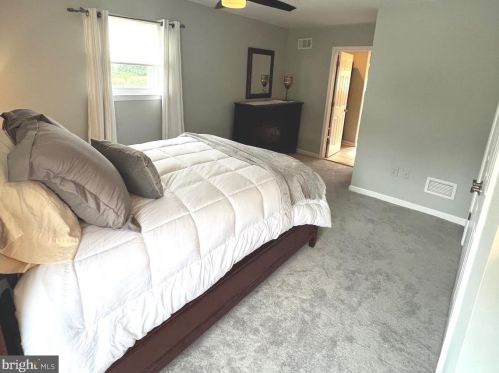 337 Hanby Cir, Boothwyn PA  19061-2319 exterior