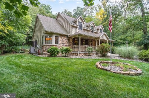 1725 Kleinfeltersville Rd, Schoeneck, PA 17578-9669