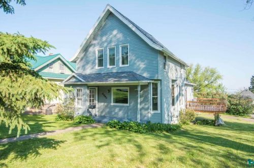 2218 11th St, Duluth, MN 55806-1202