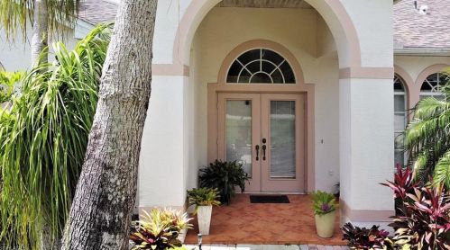 706 Long Lines Ln, Lehigh Acres, FL 33974-9773