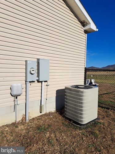 921 Fairview Rd, Richmond National Battlefiel VA  22835-5605 exterior