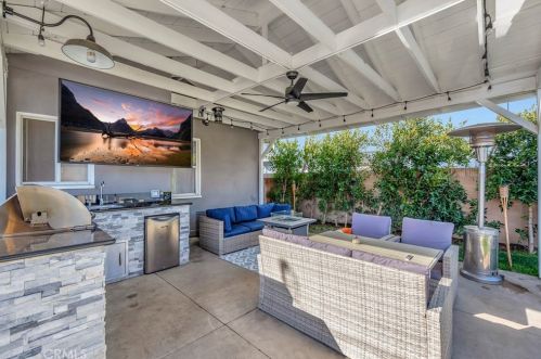 4852 Gondar Ave, Lakewood CA  90713-2410 exterior