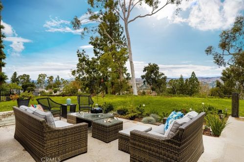 6421 Calle Del Norte, Anaheim CA  92807-4203 exterior