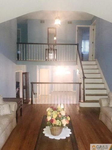 1 Kerry Ct, Old Bridge NJ  08857-2610 exterior