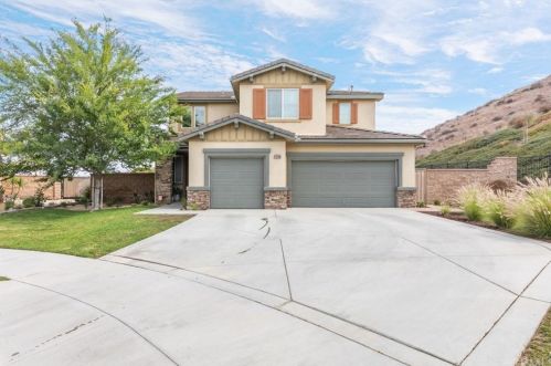 34200 Nandina Ct, Lake Elsinore, CA 92532-2954