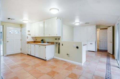 3338 Harvey Way, Lakewood CA  90712-3764 exterior