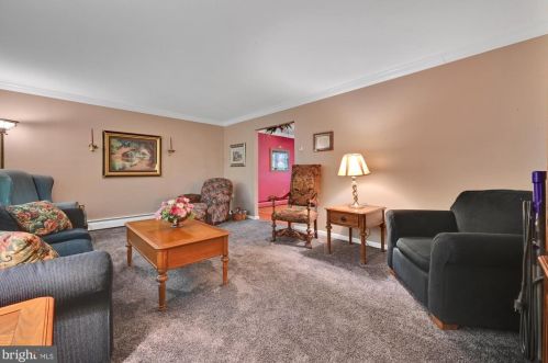 826 Pinewood Dr, Primrose PA 17901-9544 exterior