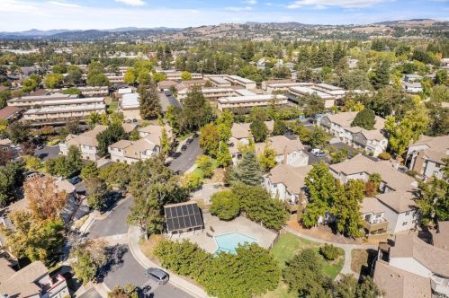 2625 Westberry Dr, Santa Rosa CA 95403-7207 exterior