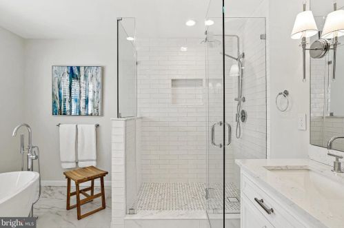 3211 Winter Sun Ter, Herndon VA  20171-1939 exterior