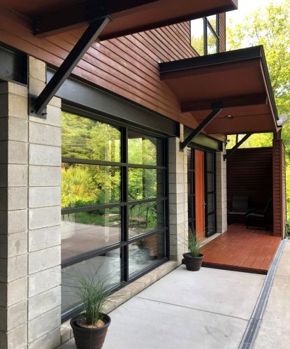4686 Hubertus Rd, Hubertus, WI 53033-9746