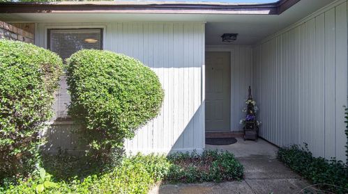 3848 Rolling Meadows Dr, Bedford TX  76021-2639 exterior