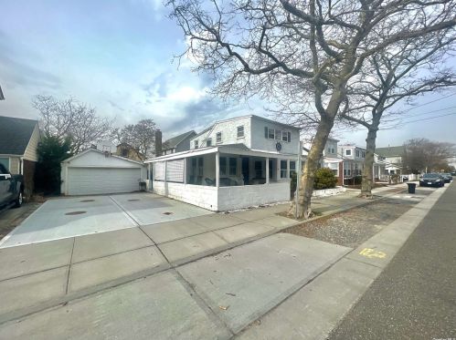 55 Inwood Ave, Pt Lookout, NY 11569-3017